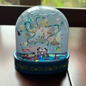 Authentic Disneyland Resort Snowglobe